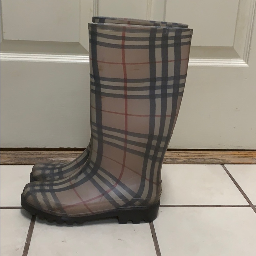 Sz 38 Burberry “Wellies” Rain Boots